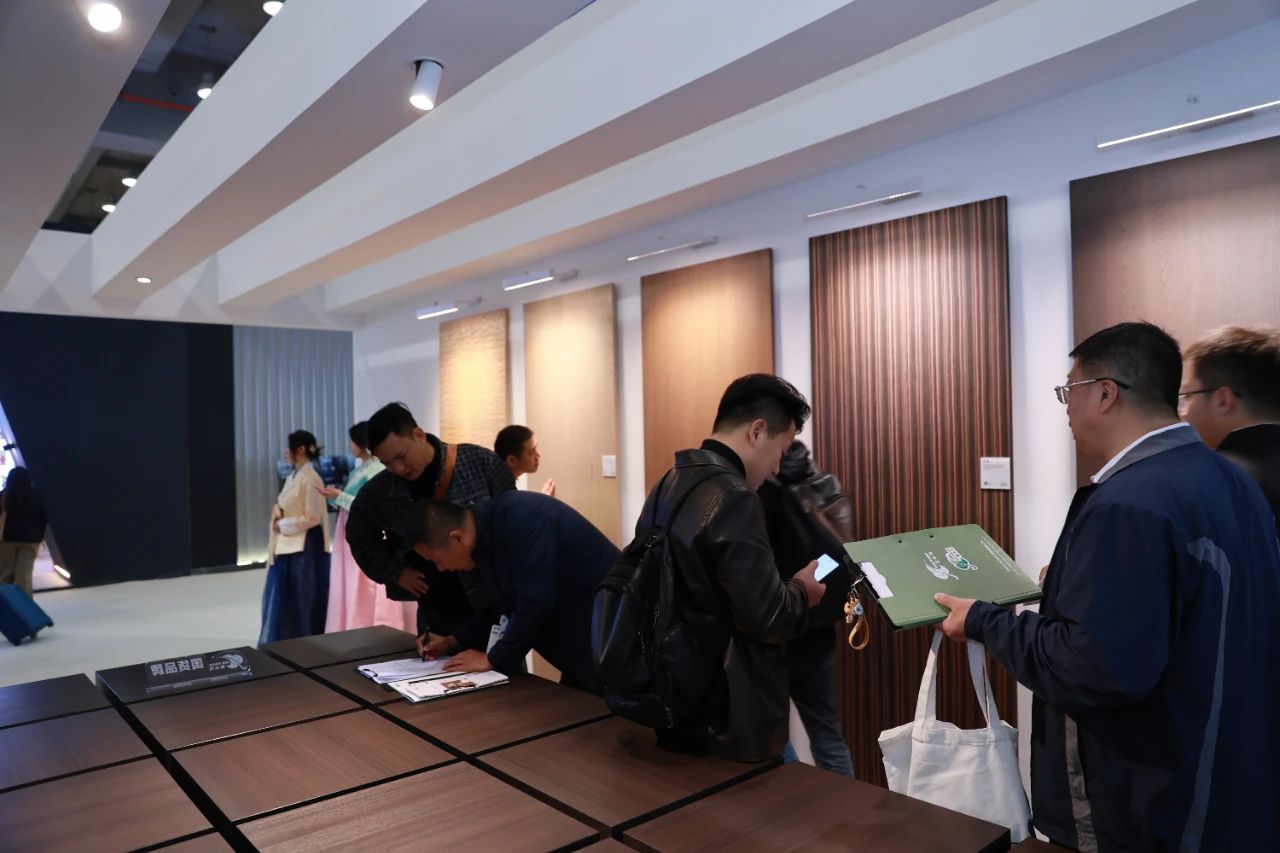 1745217818128675.jpg 1745217818128675.jpg